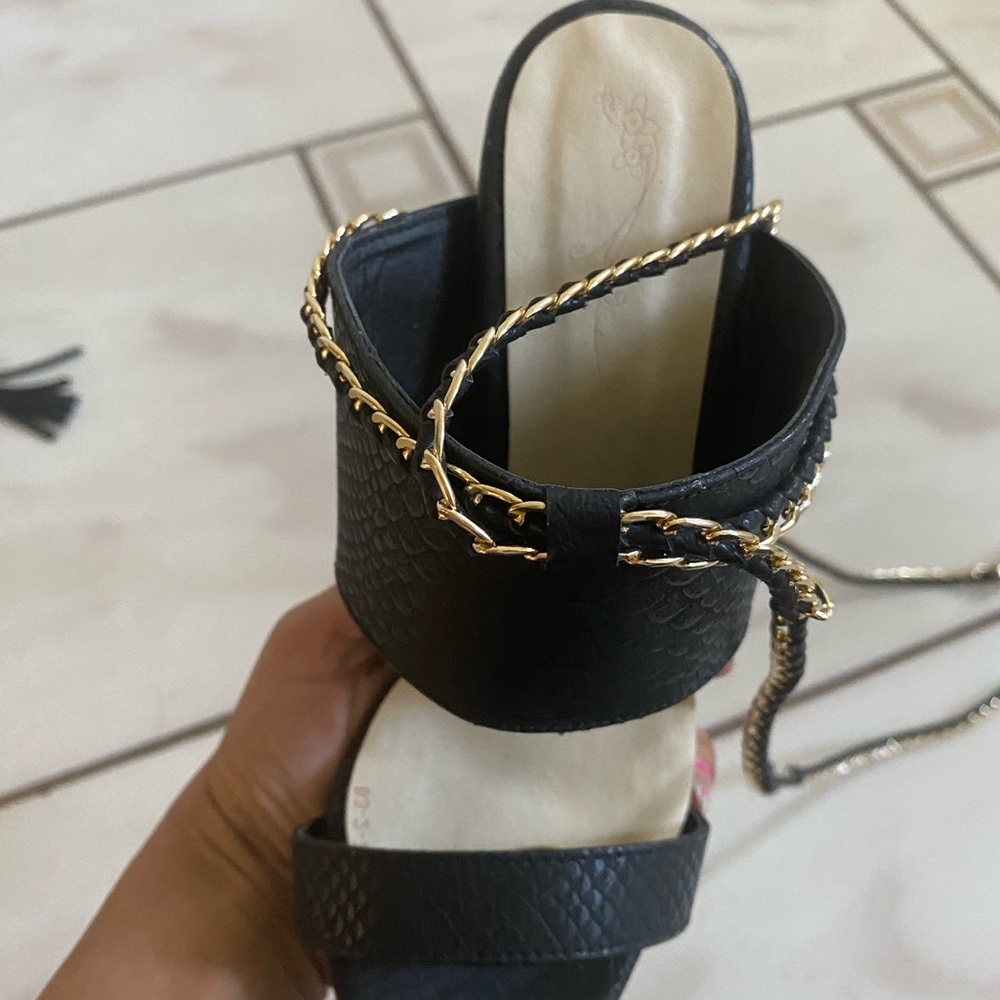 Black heels - Picture 11 of 12